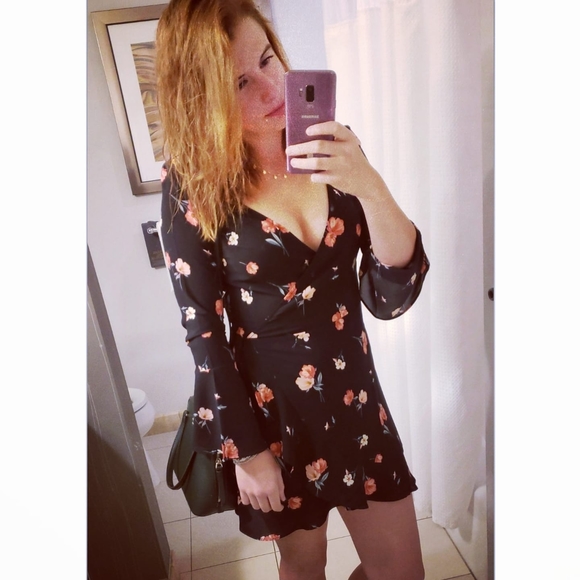 Meet your Posher, Ariel - Picture 1 of 1